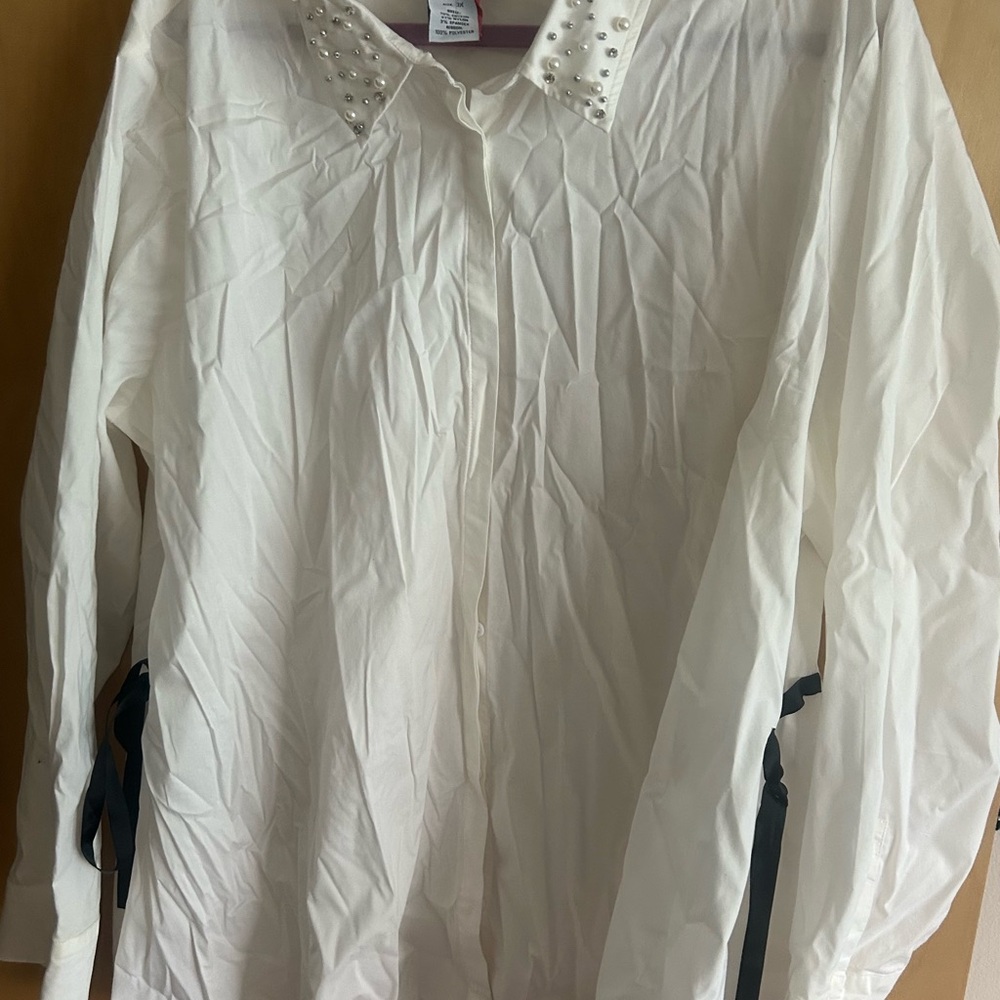 White Button-Up Shirt with Pearl & Rhinestone on Collar
